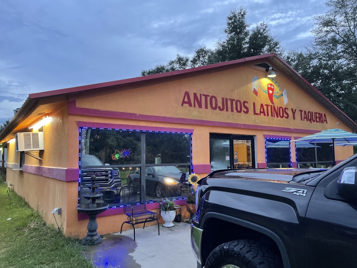 Antojitos Latinos